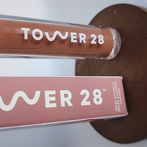 Tower 28 Shine On Milky Lip Jelly Shade Cashew - Picture 3 of 8